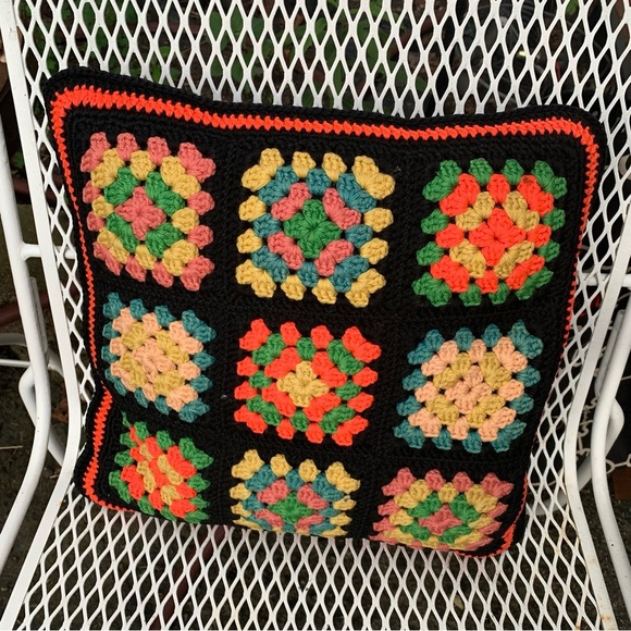 Vintage Granny Square Pattern Throw Couch Pillow Mid Century Crochet - Picture 2 of 2